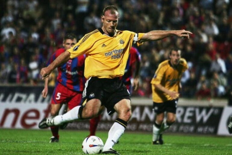 cầu thủ đá phạt hay nhất thế giới