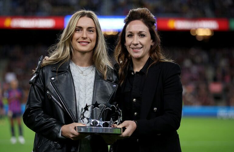 nu-cau-thu-xuat-sac-nhat